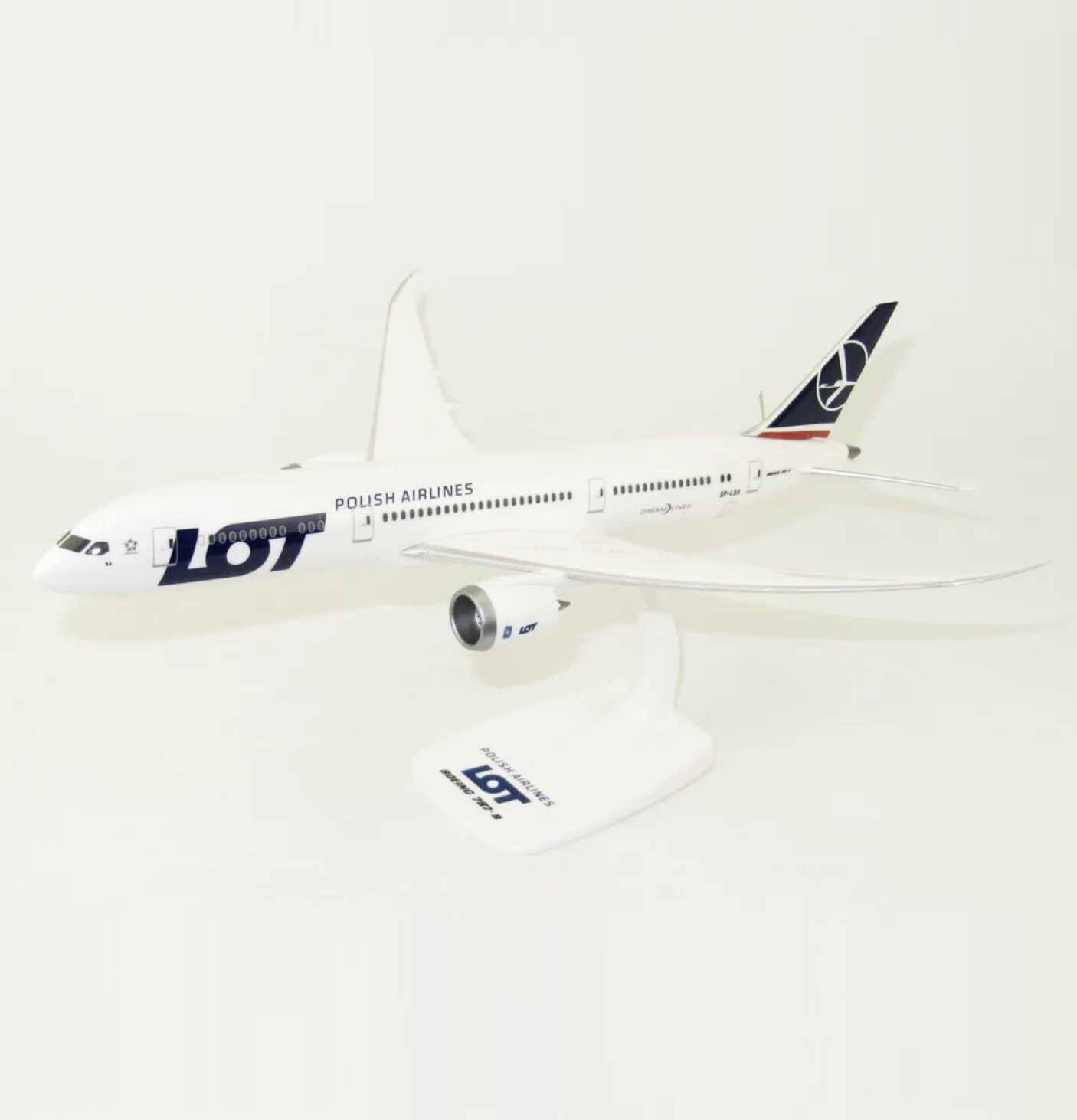 MODEL 1/200 BOEING 787-9 LOT