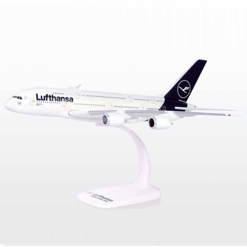 MODEL 1/250 AIRBUS A380 LUFTHANSA