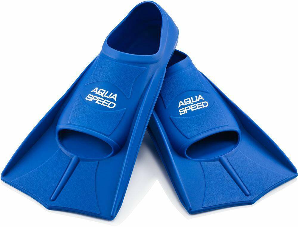 Training fins size 33-34 col. 11