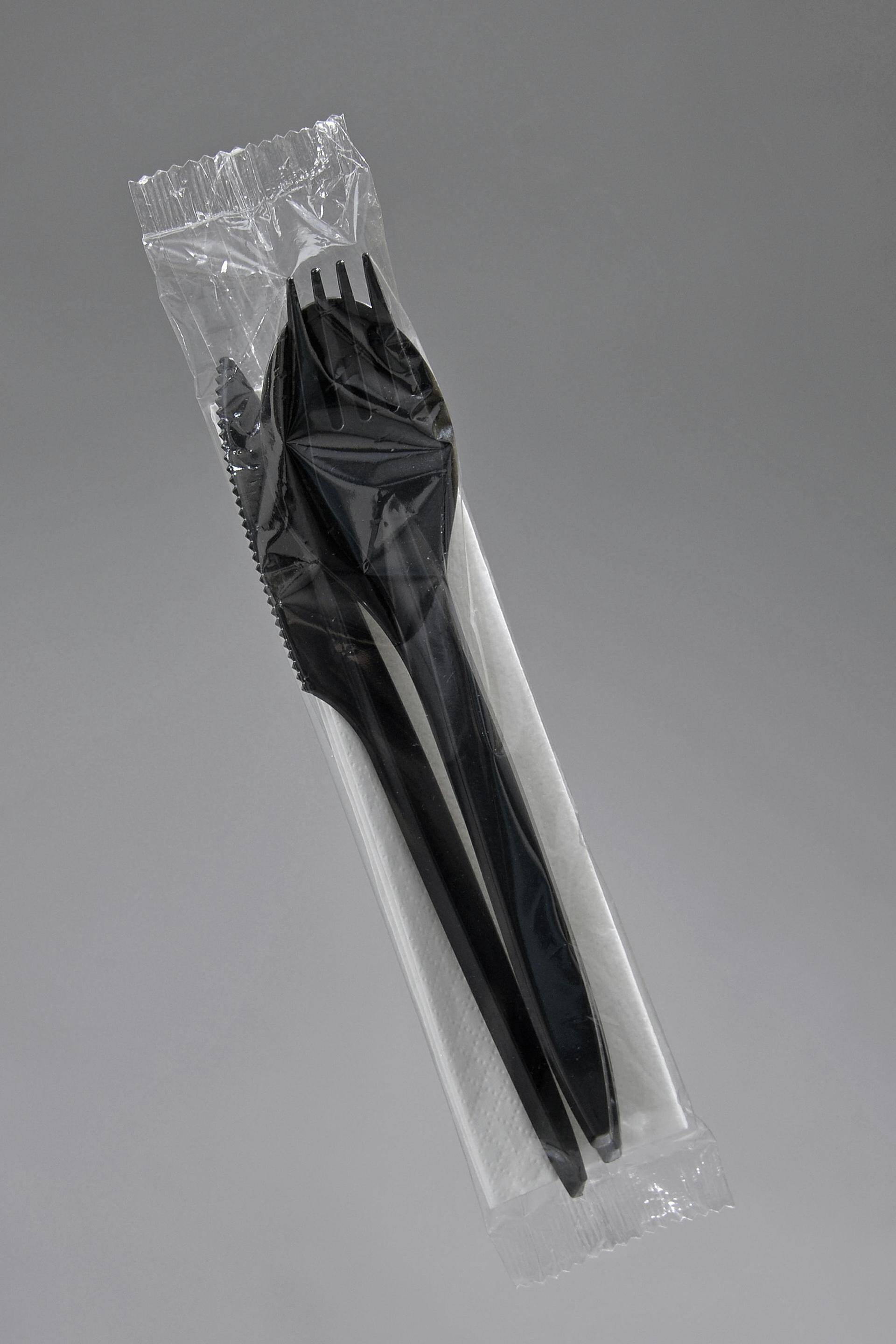 Zestaw widelec,nóż,łyżka,serwetka czarne (Zdjęcie 1)