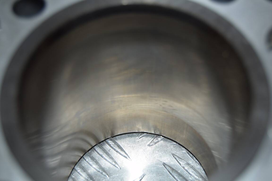 Cylinder silnika przedni (Zdjęcie 7)