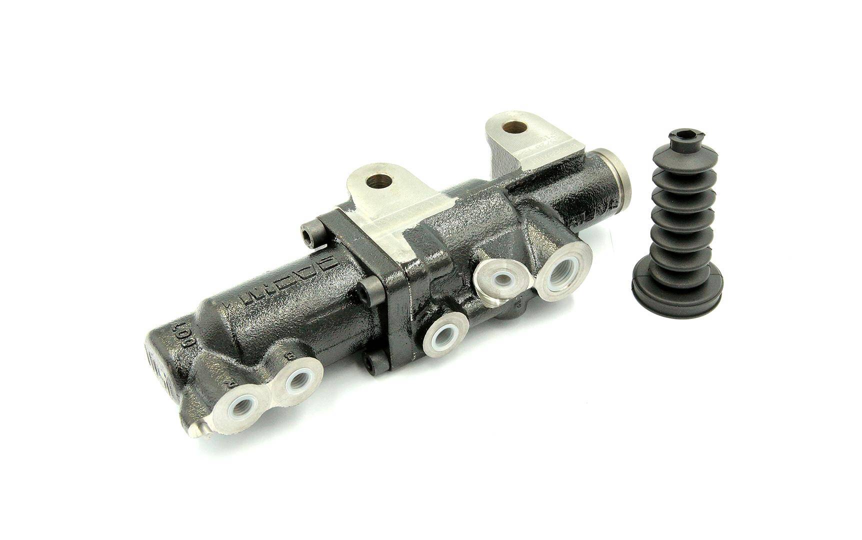 Brake master cylinders