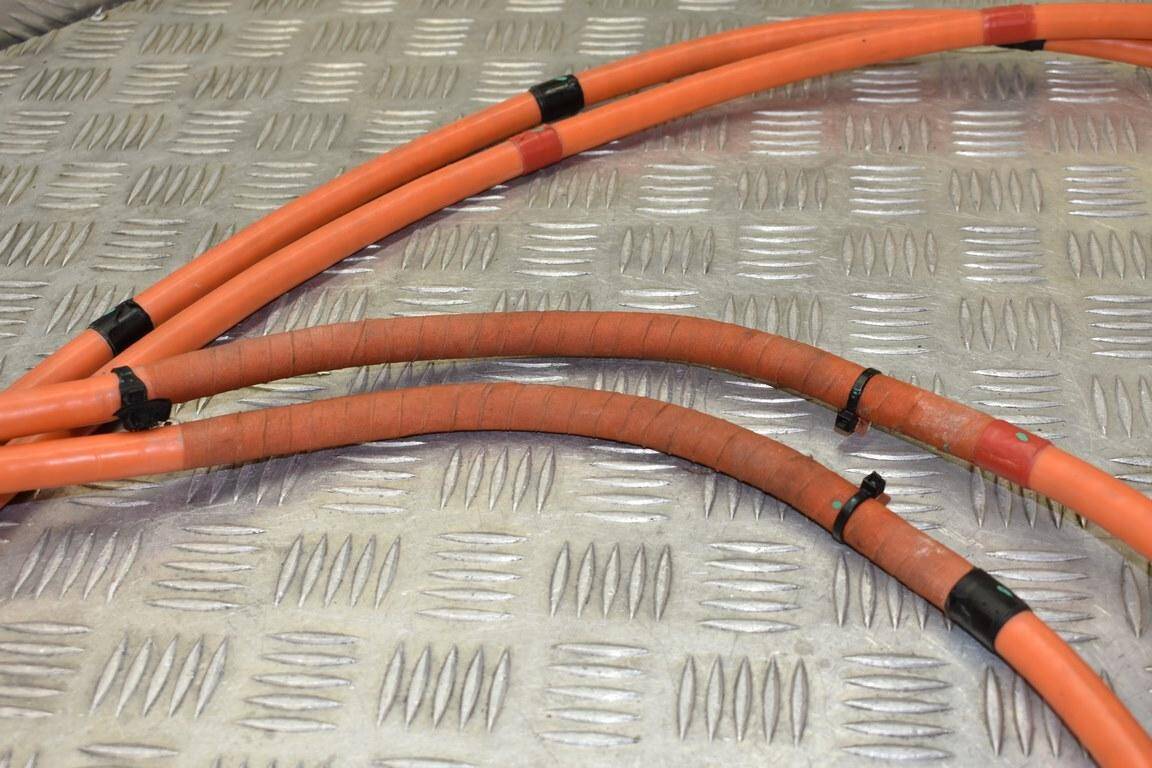 Przewód kabel wysokiego napięcia silnika (Zdjęcie 10)