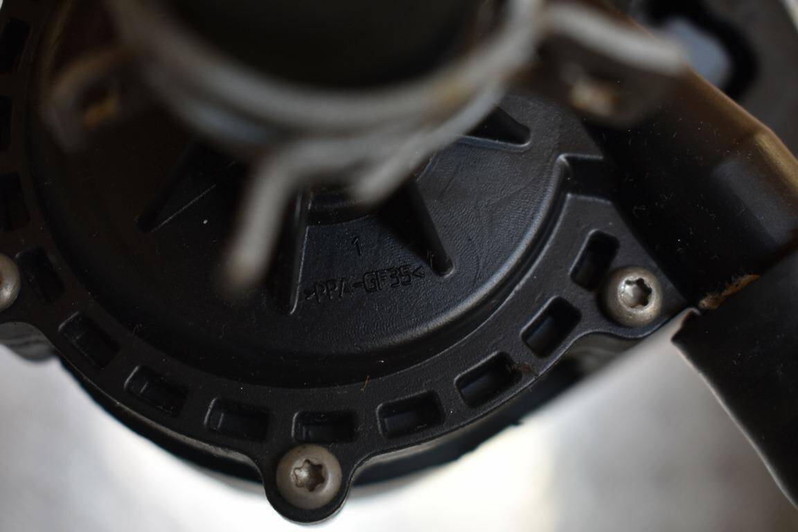 Pompa wody układu chłodzenia silnika (Zdjęcie 2)