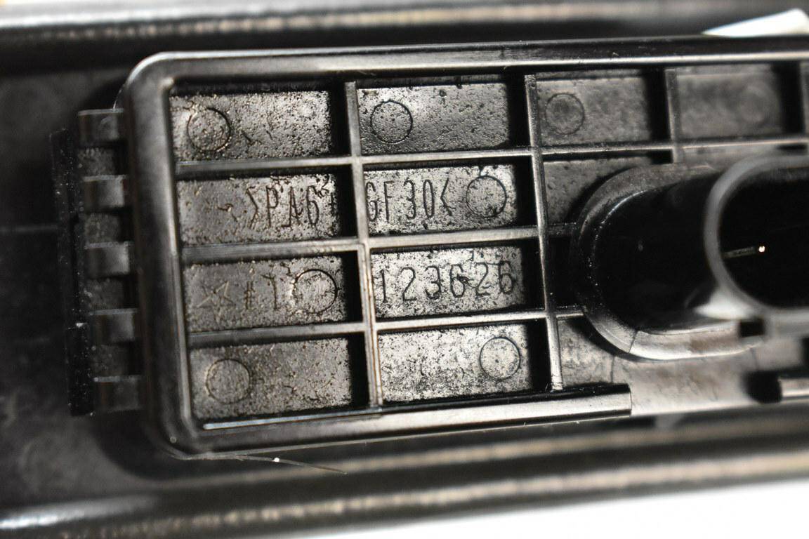 Przycisk klapy bagażnika kamera tył (Zdjęcie 2)