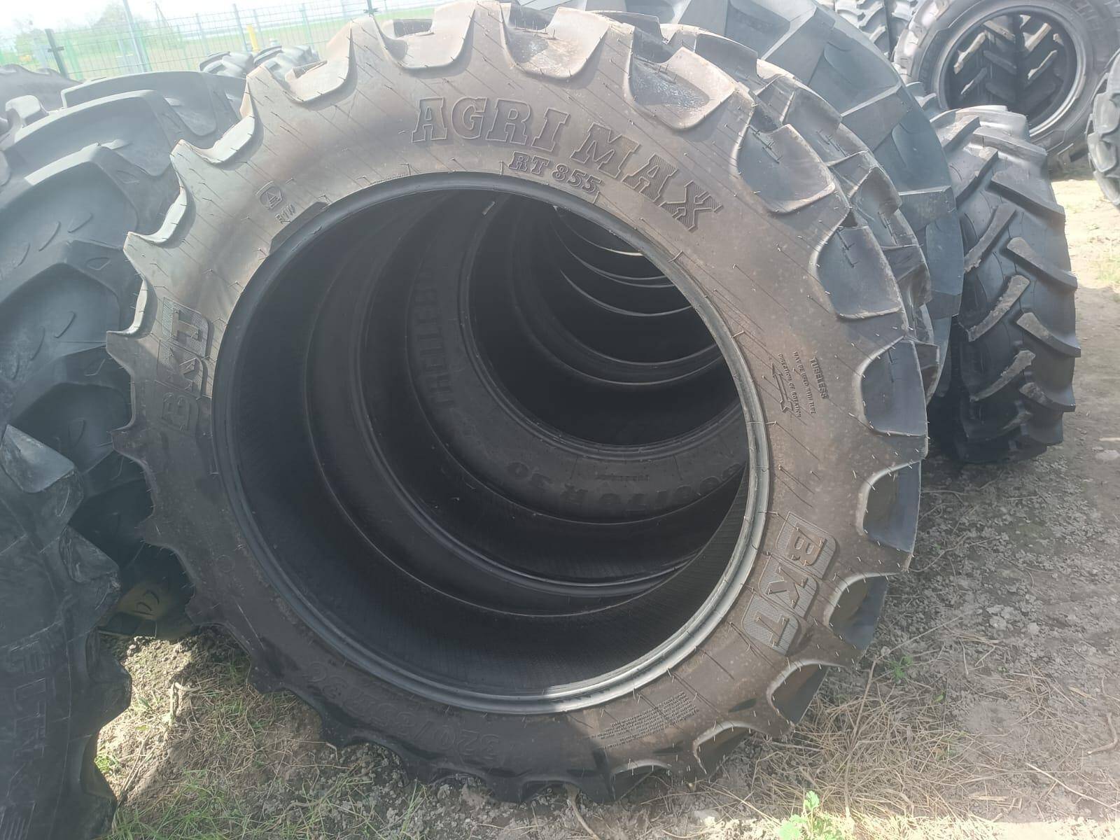 Opona 320/85R36 BKT Agrimax RT 855 demo