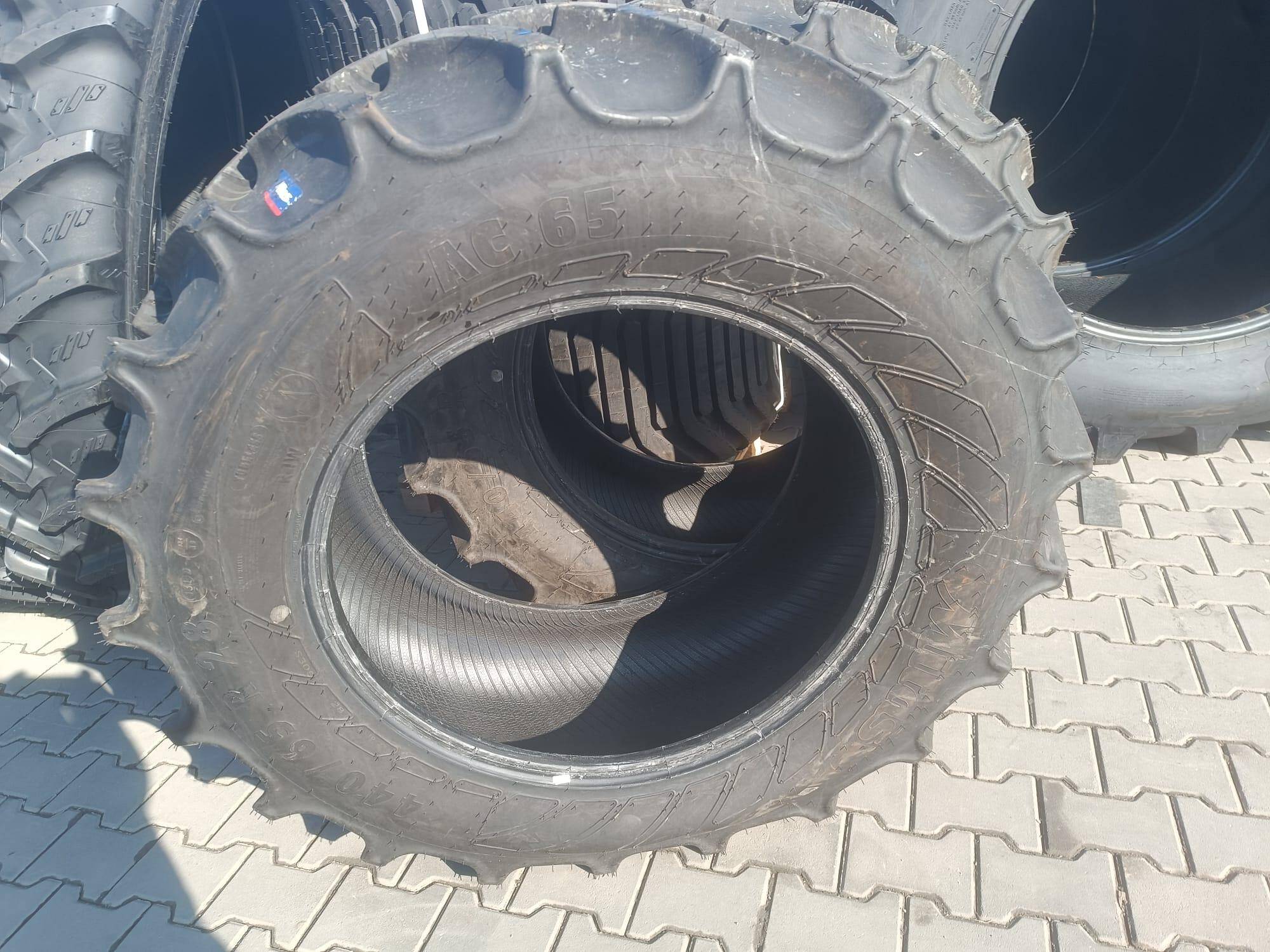 Opona 440/65R28 Mitas AC 65 demo