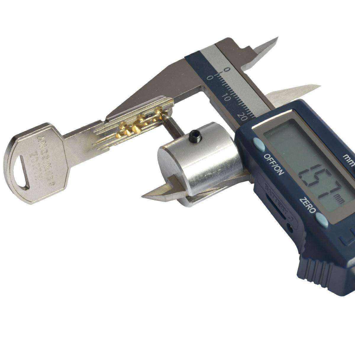 Calipers adapter for measuring the depth of key cuts
