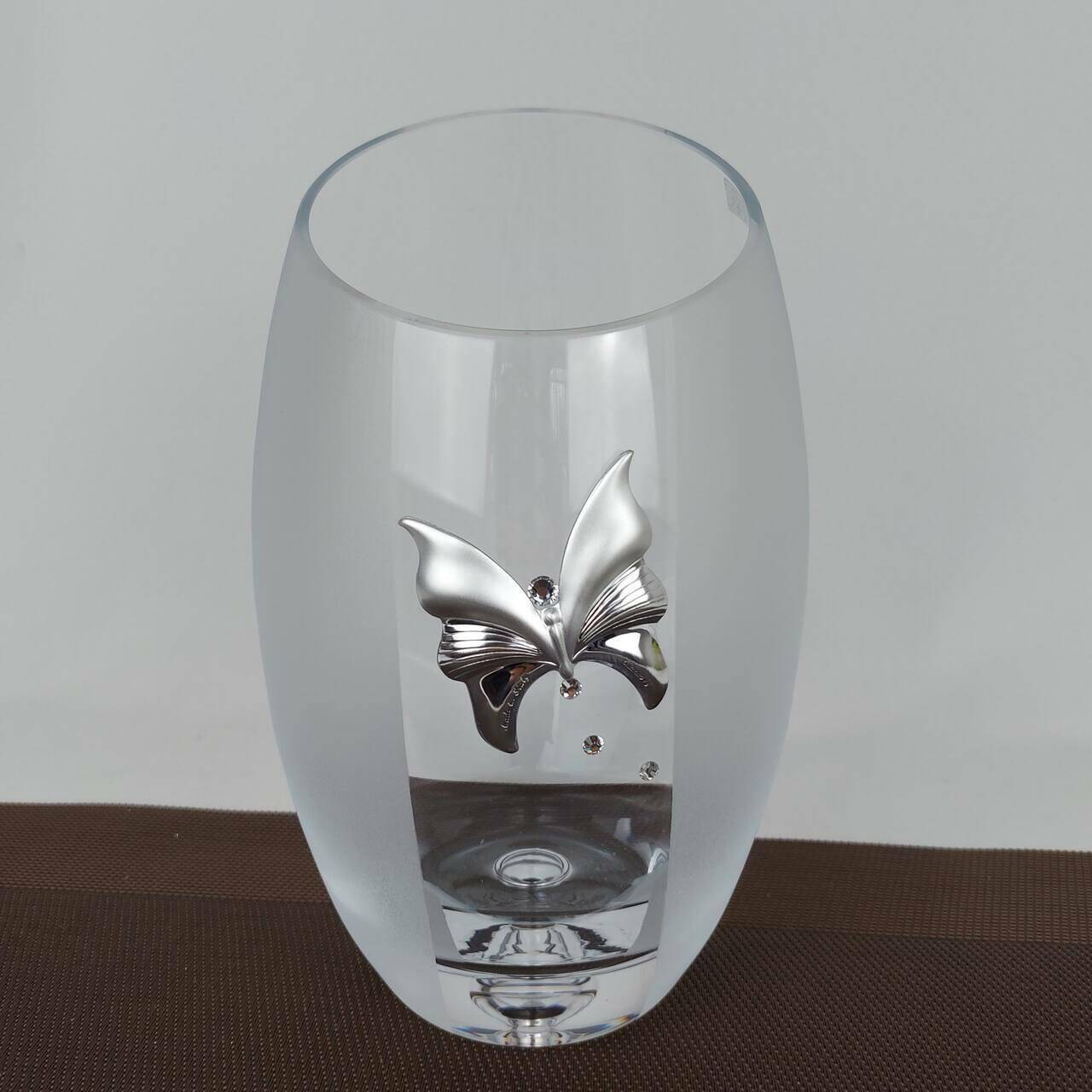 007 Wazon szklany zdobiony Motyl