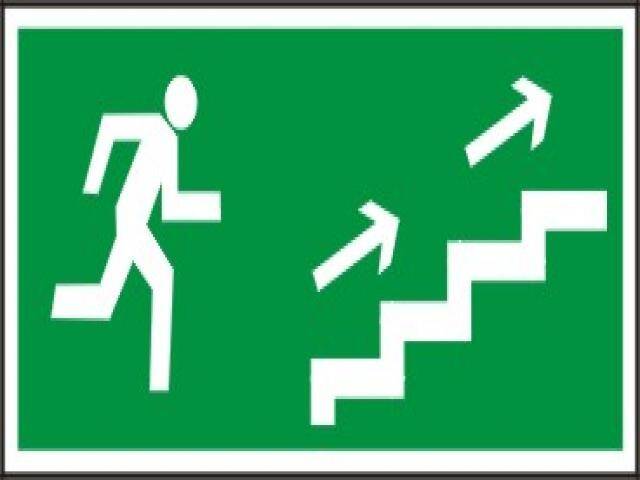 Znak ewakuacyjny kierunek schodami w gór