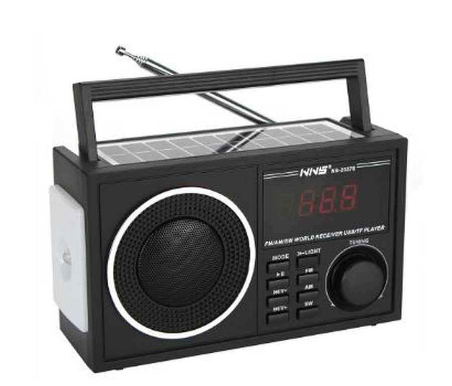 Radio z latarką z cyfrowym wyświetlaczem