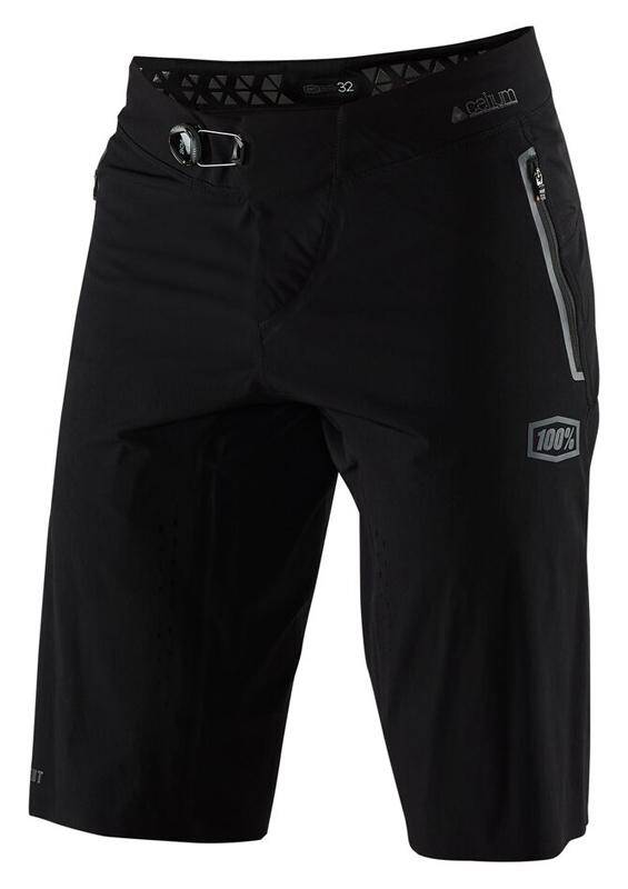 SZORTY 100% CELIUM SHORTS BLACK 38