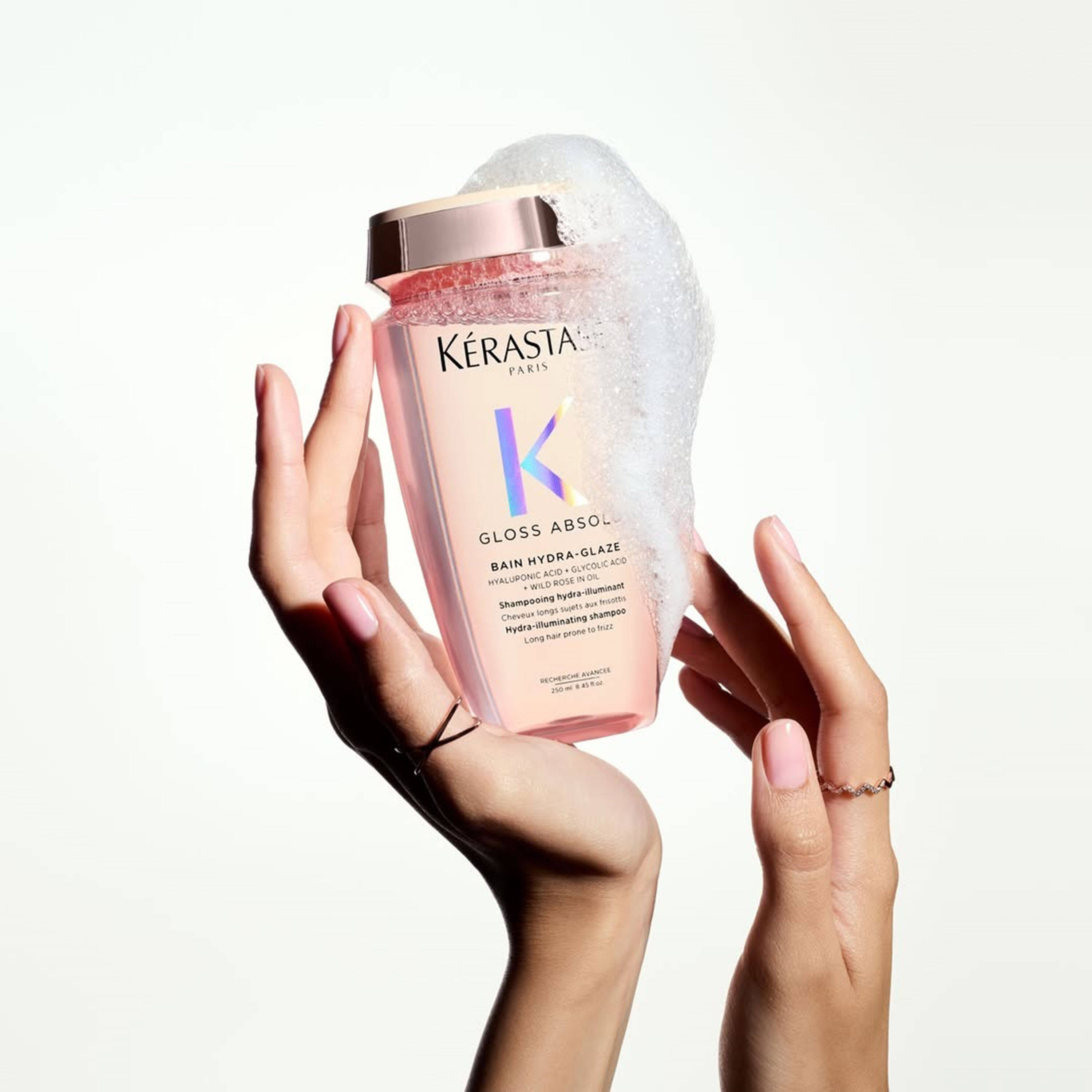 Kerastase-Gloss-Absolu-K%C4%85piel-Szampon-intensywne-nab%C5%82yszczaj%C4%85cy-i-zmi%C4%99kczaj%C4%85cy-w%C5%82osy